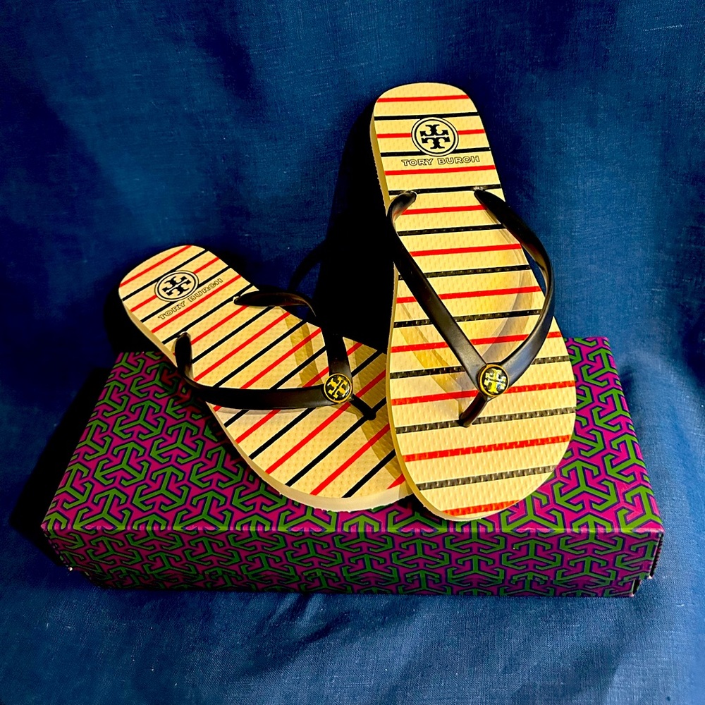Tory Burch Women’s flip flops sz 7 New with box